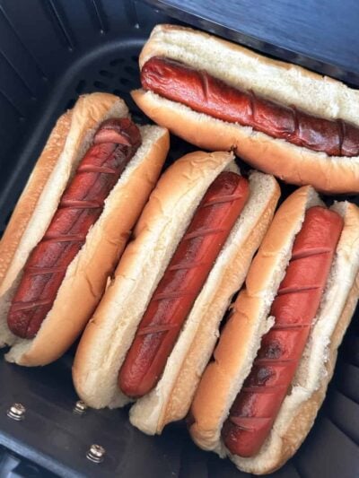 hot dogs in buns inside air fryer