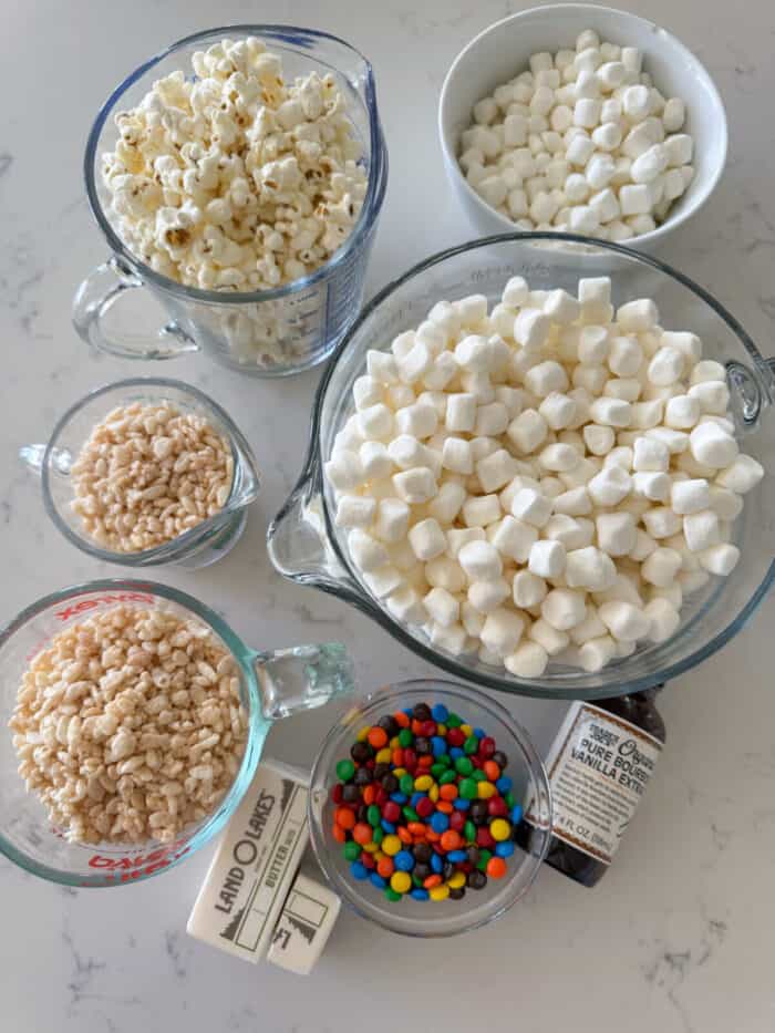 rice crispy treat ingredients measured out